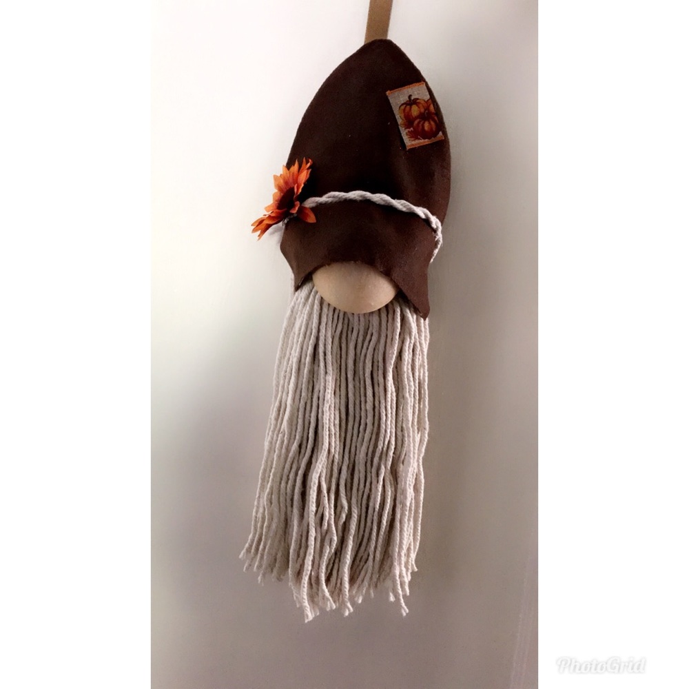 Fall gnome wreath